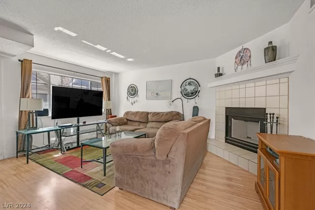 MLS: 2577112 Condo For Sale