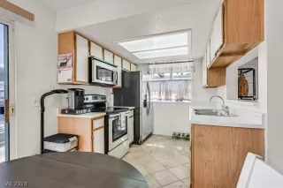 Photo #6: 2577112 Listing