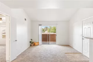 Photo #3: 2577168 Listing