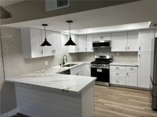 Photo #6: 2577176 Listing