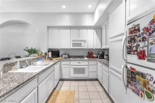 Photo #6: 2577190 Listing