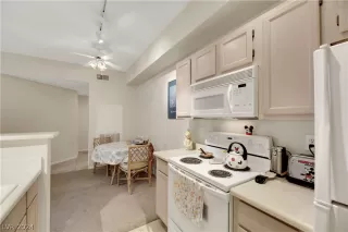 Photo #5: 2577203 Listing