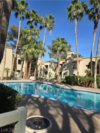 Photo #1: 2577208 Listing