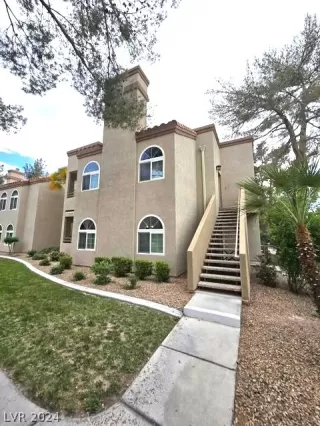 Photo #3: 2577208 Listing