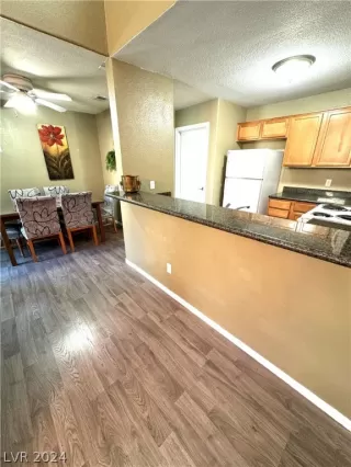 Photo #5: 2577208 Listing