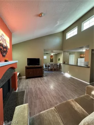 Photo #6: 2577208 Listing