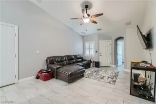 Photo #3: 2577240 Listing 