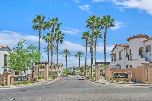 MLS: 2577250 Condo For Sale