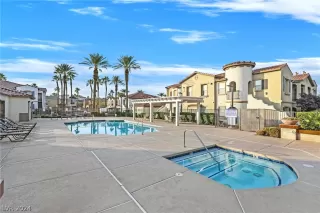 Photo #3: 2577250 Listing