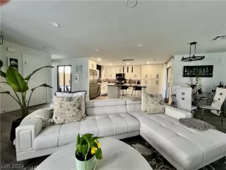 Photo #4: 2577251 Listing