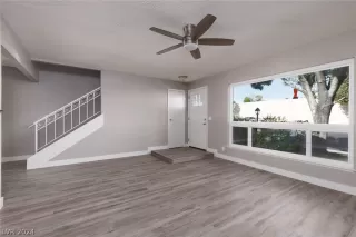 Photo #2: 2577270 Listing