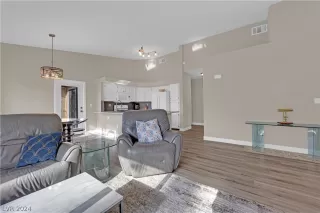 Photo #4: 2577283 Listing