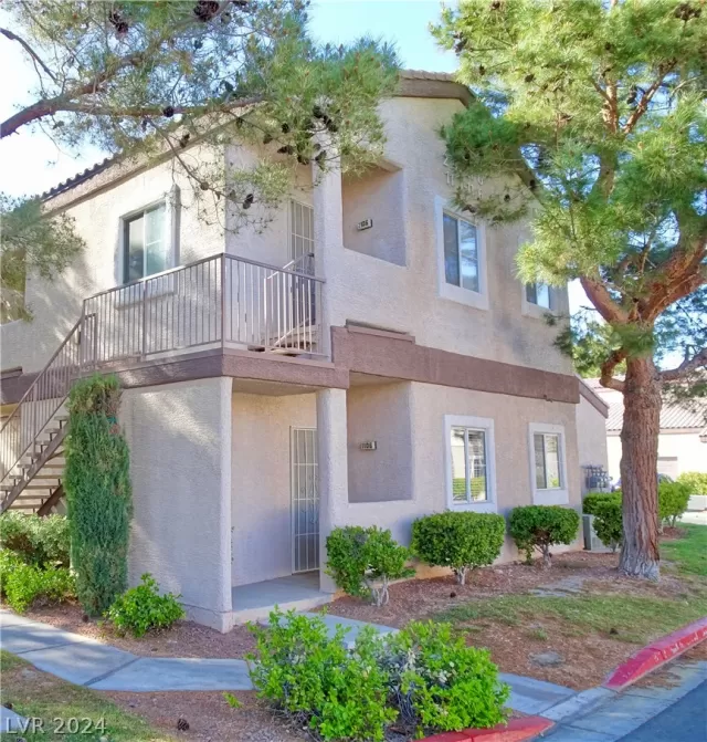 MLS: 2577301 Condo For Sale