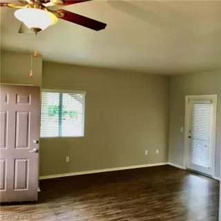Photo #2: 2577301 Listing