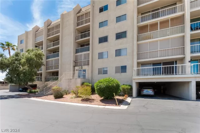 MLS: 2577321 Condo For Sale