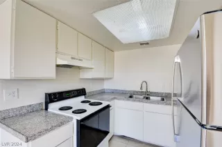 Photo #1: 2577331 Listing 