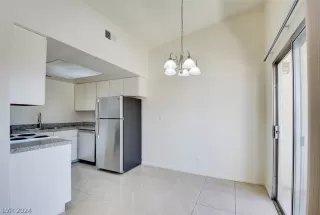 Photo #5: 2577331 Listing 