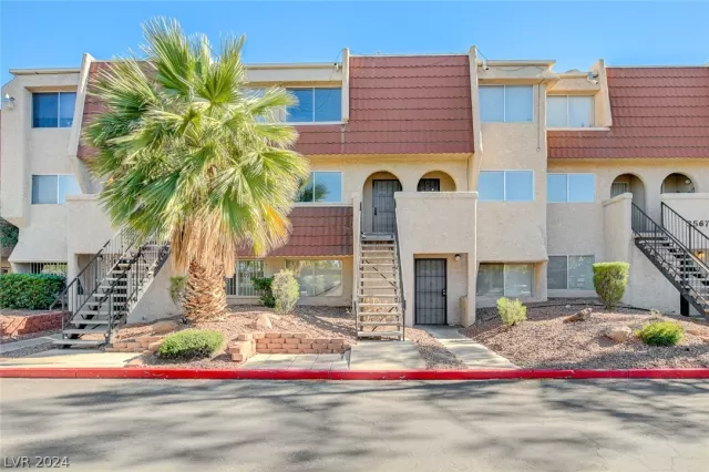 MLS: 2577337 Condo For Sale