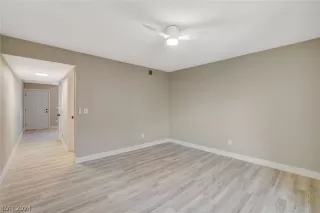 Photo #5: 2577337 Listing