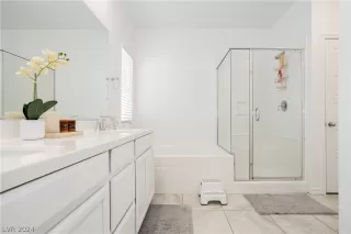 Photo #4: 2577344 Listing