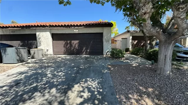 MLS: 2577359 Condo For Sale