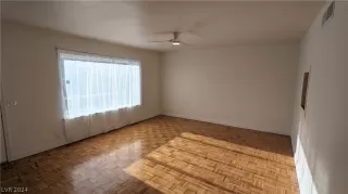 Photo #4: 2577362 Listing