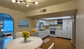 Photo #6: 2577362 Listing