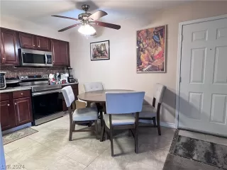 Photo #4: 2577379 Listing