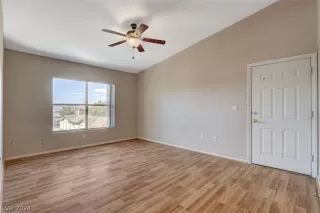 Photo #4: 2577400 Listing