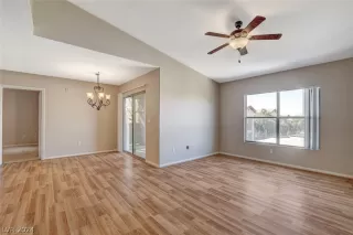 Photo #5: 2577400 Listing