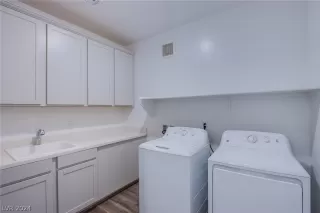 Photo #4: 2577401 Listing 