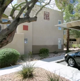 Photo #3: 2577408 Listing