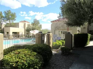 Photo #6: 2577408 Listing