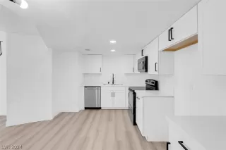 Photo #4: 2577450 Listing