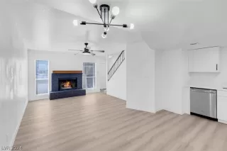 Photo #5: 2577450 Listing