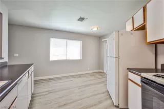 Photo #5: 2577487 Listing 