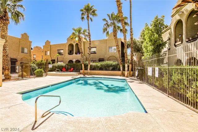 MLS: 2577488 Condo For Sale