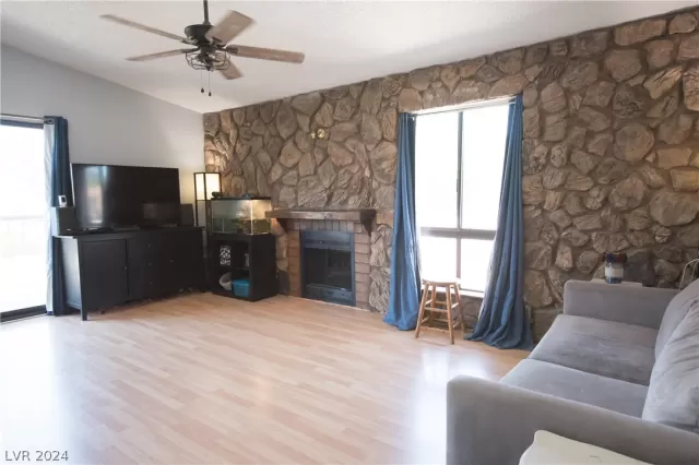 MLS: 2577501 Condo For Sale