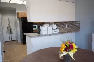 Photo #2: 2577501 Listing