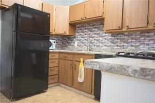 Photo #4: 2577501 Listing