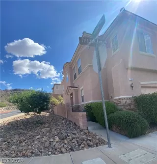 Photo #2: 2577503 Listing 