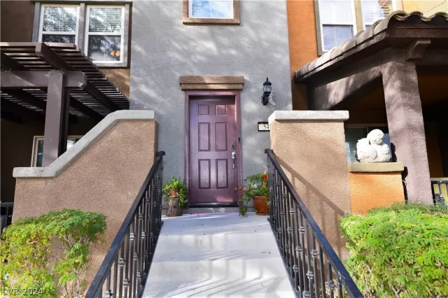 MLS: 2577522 Condo For Sale