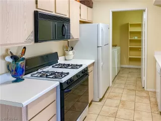 Photo #5: 2577541 Listing 