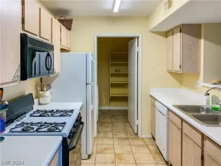 Photo #6: 2577541 Listing 