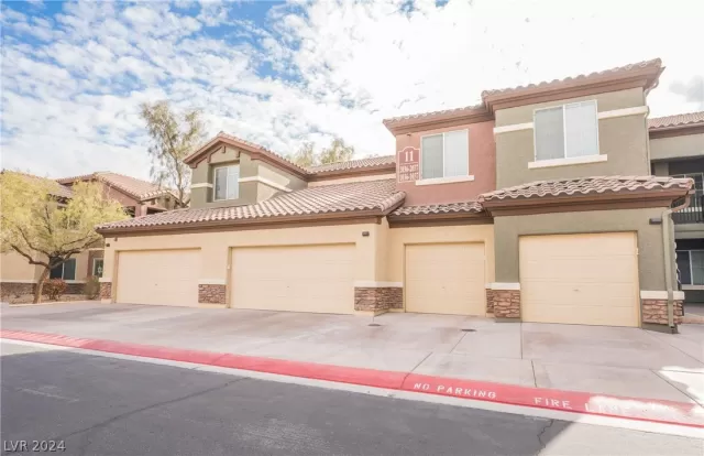 MLS: 2577555 Condo For Sale