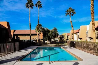 Photo #3: 2577595 Listing