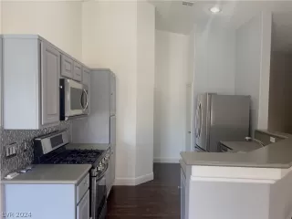 Photo #5: 2577597 Listing 