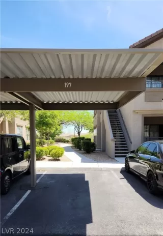 Photo #4: 2577602 Listing