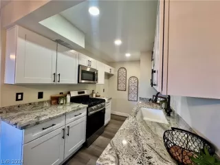 Photo #2: 2577617 Listing 