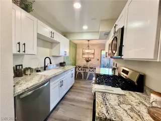 Photo #3: 2577617 Listing 